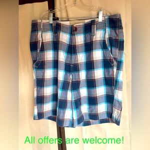 (175-B3) Hollister California men short size 32